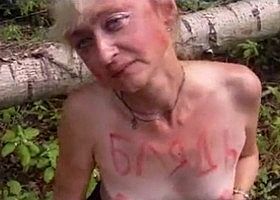 Бомжиха сосет у парня в лесу